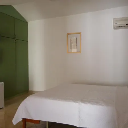 Otel Frankfurt 2*