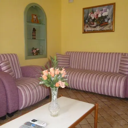 Otel Frankfurt 2*