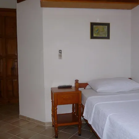 Otel Frankfurt 2*